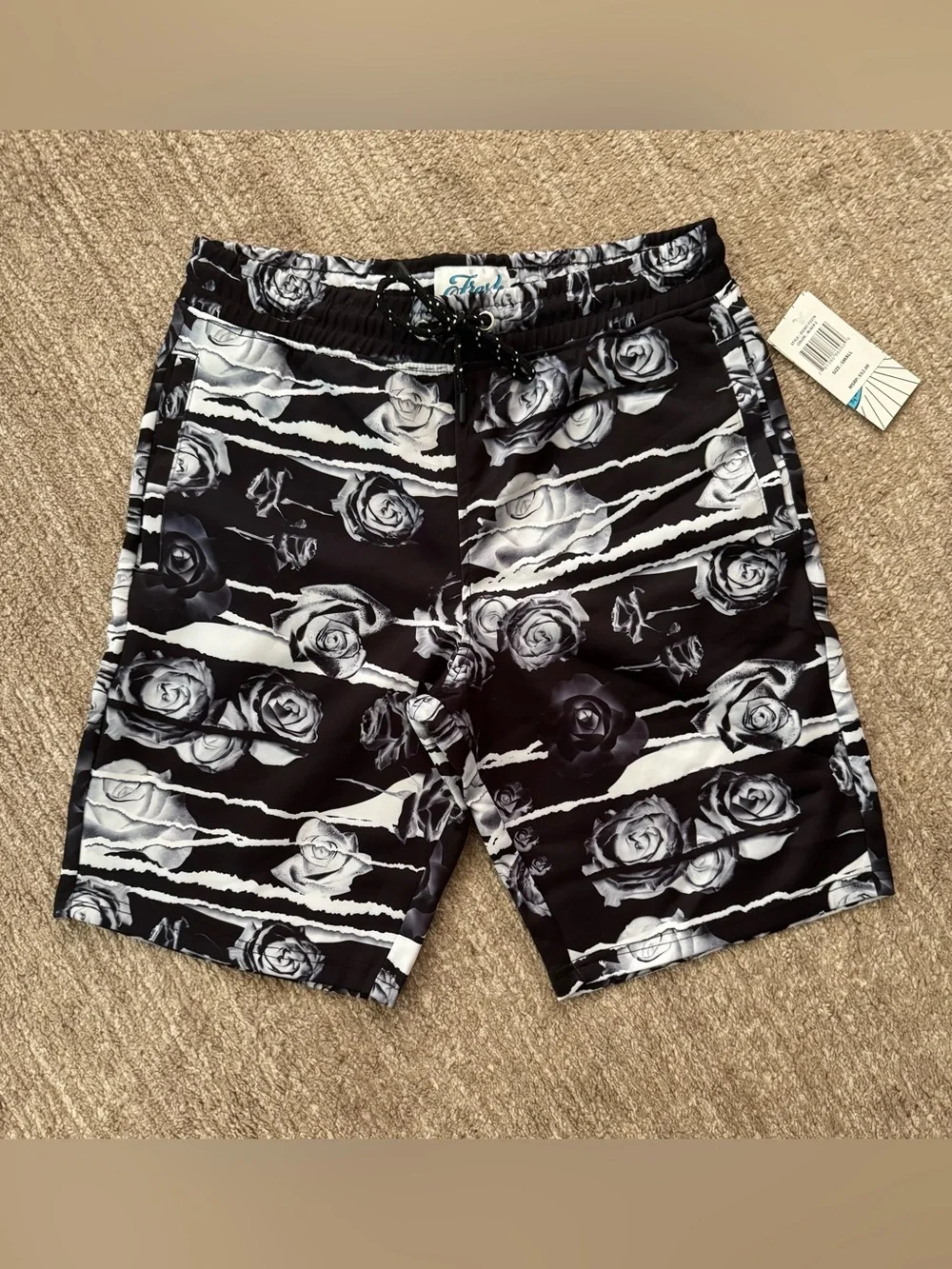 Men’s Black & White Rose-Print Shorts Size Small